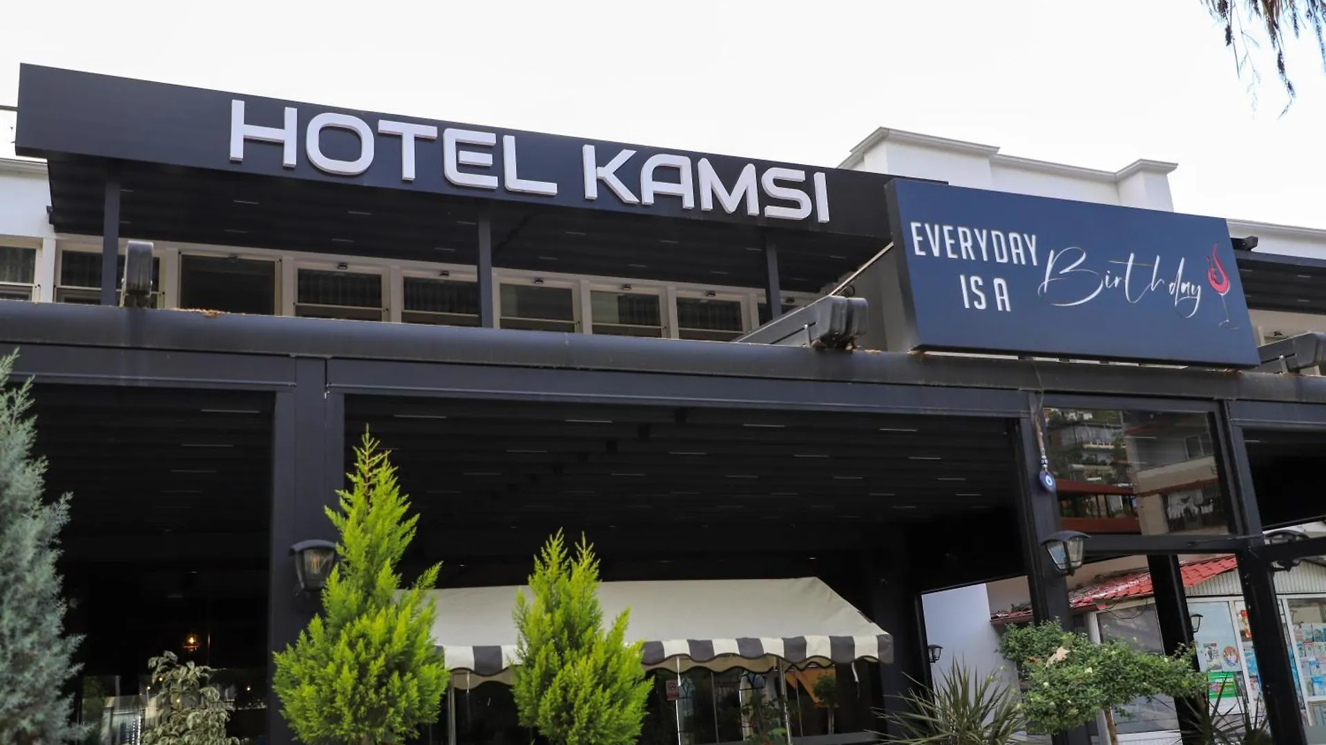 Hotel Kamsi Berat 5*,