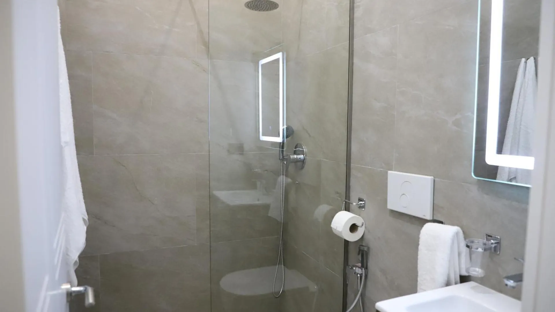Hotel Kamsi Berat