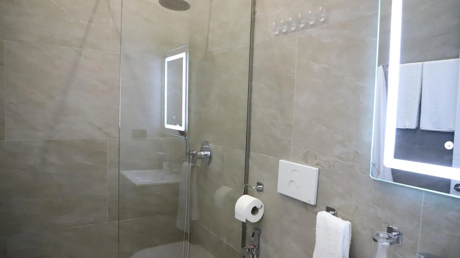 Hotel Kamsi Berat